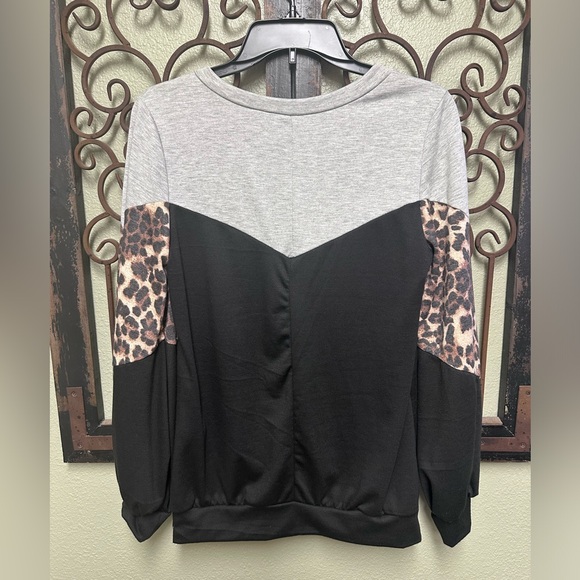 Lilypad crewneck long sleeve grey, black & leopard color block sweatshirt - Picture 2 of 4